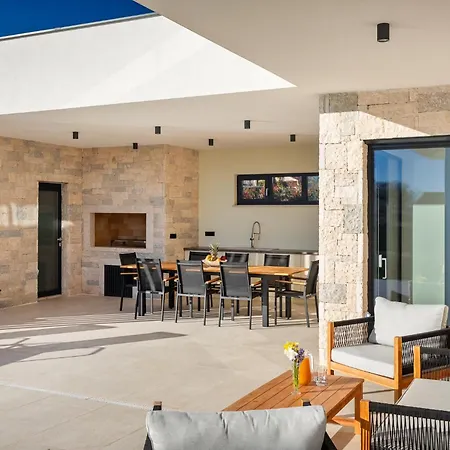 Levita With Pool * פורץ