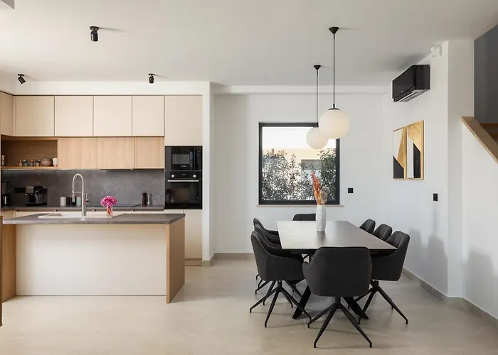 Levita With Pool 포레치