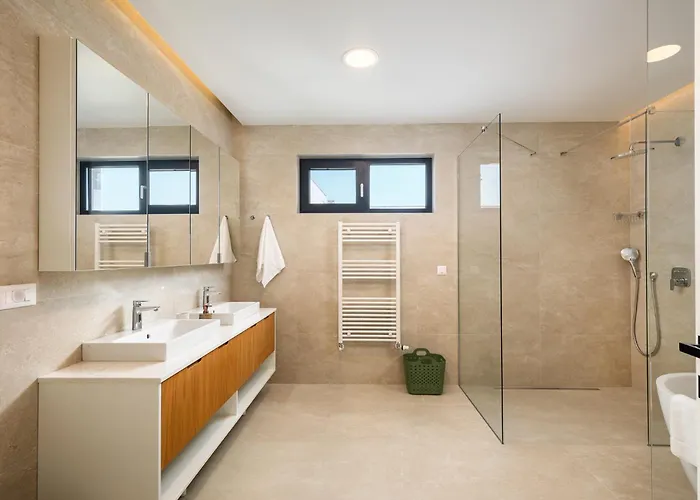 Levita With Pool Βίλα *