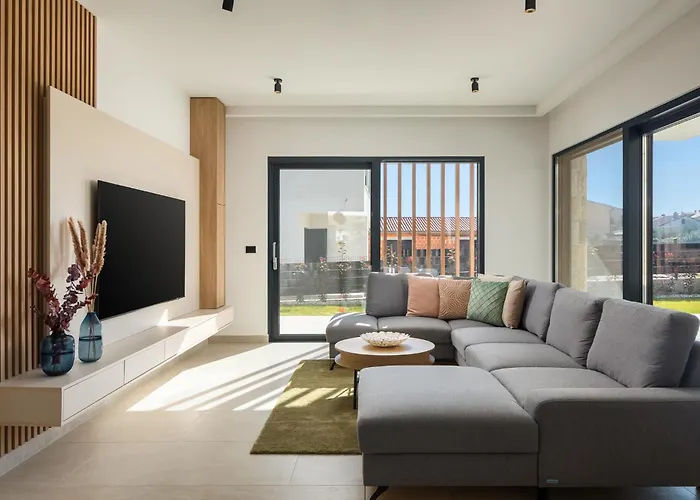 Levita With Pool * Πόρετς